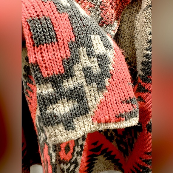 Aztec Patterned Cardigan Sweater - Picture 5 of 6